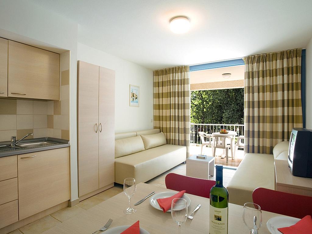 Eurocamp Mobile Homes At Fkk Nudist Campsite Solaris Tar-Vabriga Exterior foto