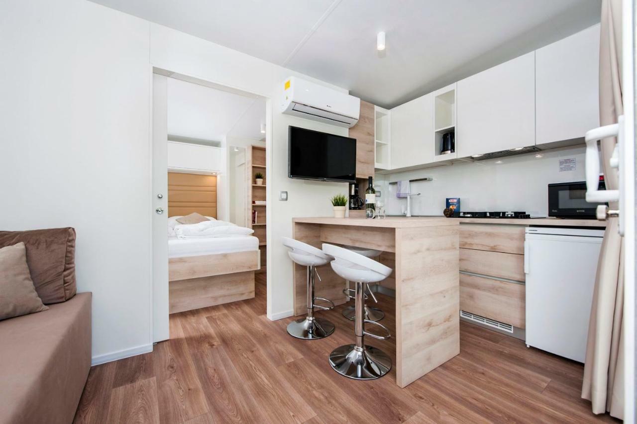 Eurocamp Mobile Homes At Fkk Nudist Campsite Solaris Tar-Vabriga Exterior foto